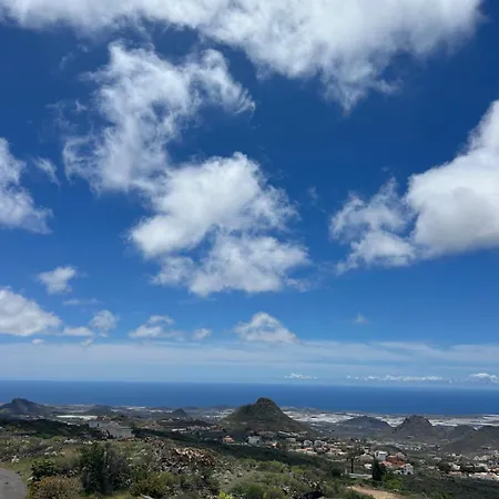 La Vista Al Mar *